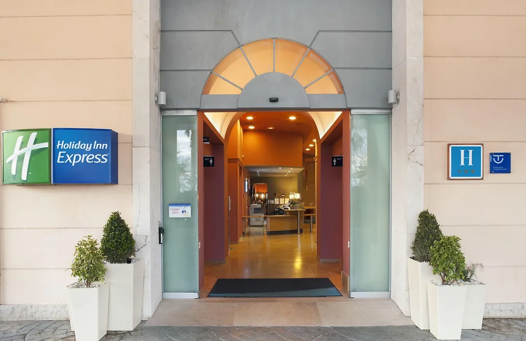 Holiday Inn Express Ciudad De Las Ciencias By Ihg-1