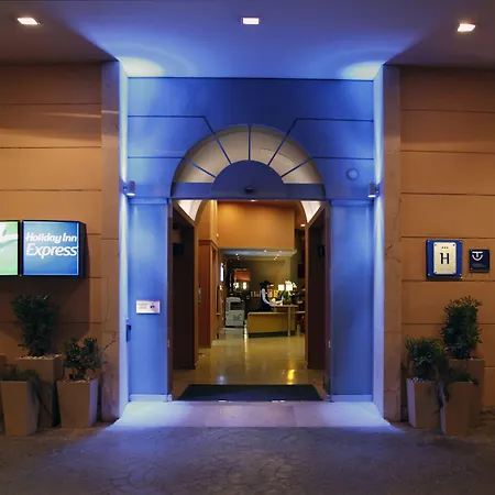 Holiday Inn Express Ciudad De Las Ciencias By Ihg-2